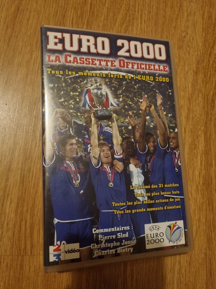 Cassette VHS Euro 2000 officielle tous les moments forts - photo numéro 1