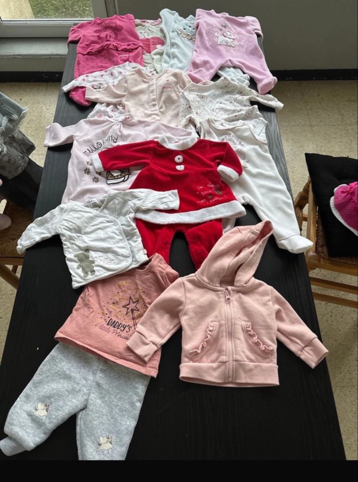 Lot vêtement bébé 1 mois