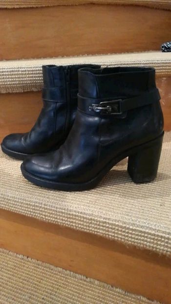 Bottines noires en cuir Minelli taille 37
