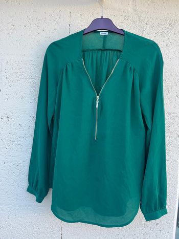 chemise , blouse vert émeraude