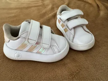 Basket adidas bubble comfy