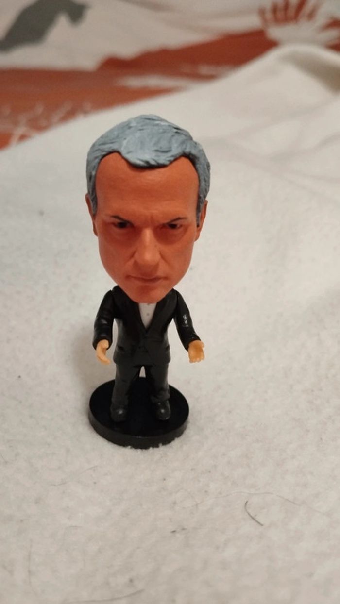 Petite figurine neuve football José Mourinho coach Real Madrid FC Porto Chelsea Roma etc