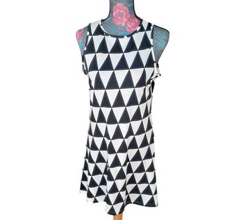 Robe noire et blanche L