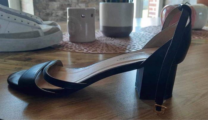 nu-pieds à talon - photo numéro 2