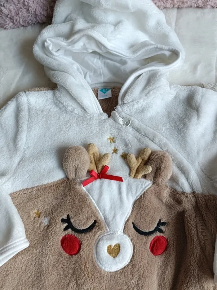 Lot deux combinaisons sur-pyjama 12 mois - photo numéro 2