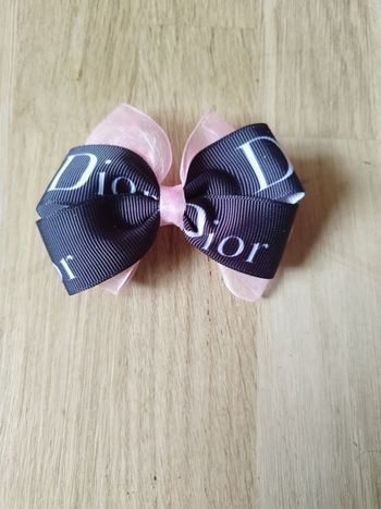 Pince à cheveux rose et noir