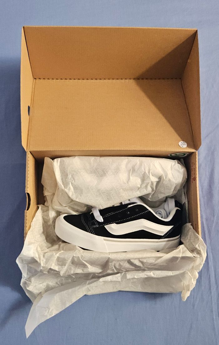 Baskets Vans Knu Skool femme cuir noire et blanche taille 36 - photo numéro 10