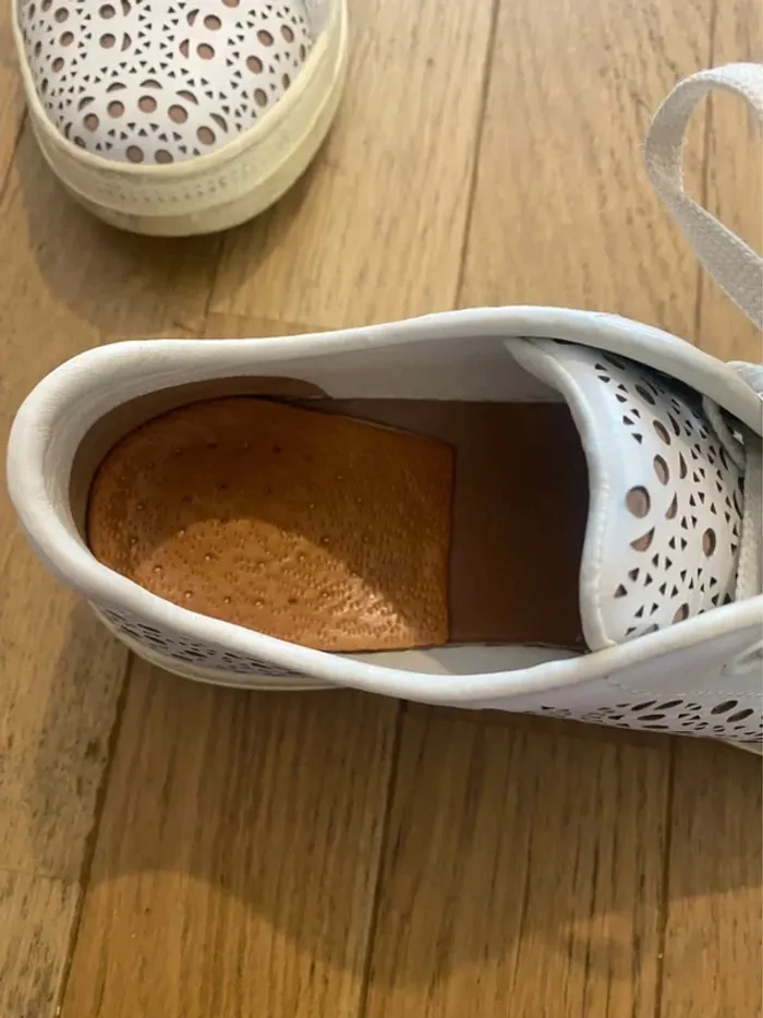 Baskets Laser Cut Sneakers blanches Alaïa taille 36 - photo numéro 12