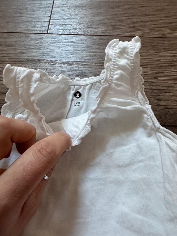 Short et t-shirt 12 mois - photo numéro 3