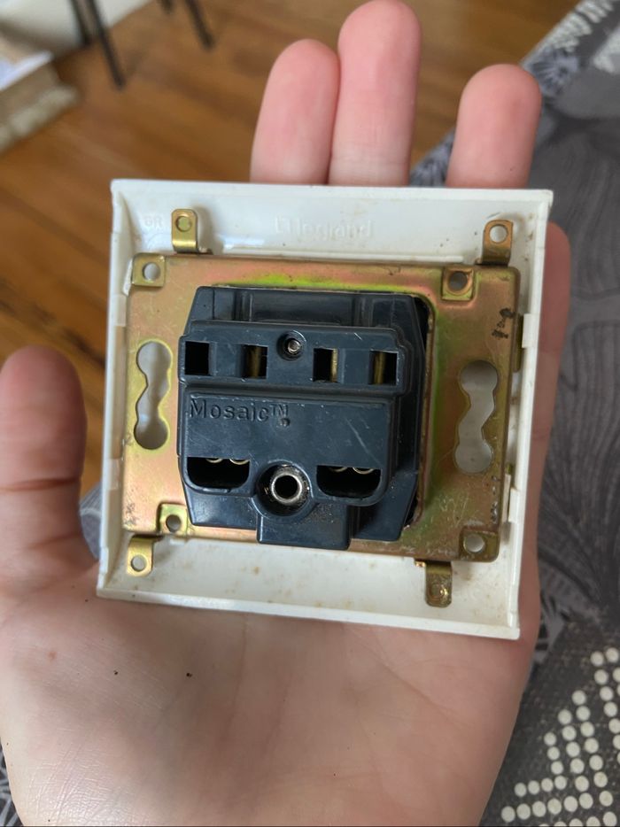 Prise électrique blanc - photo numéro 2