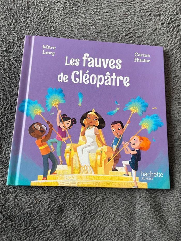 livre les fauves de Cléopâtre