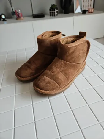 Boots camel