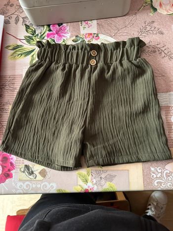 Short kaki