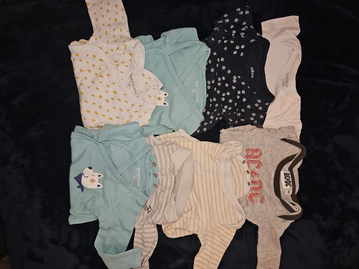 Lots bodies 3 mois - photo numéro 2