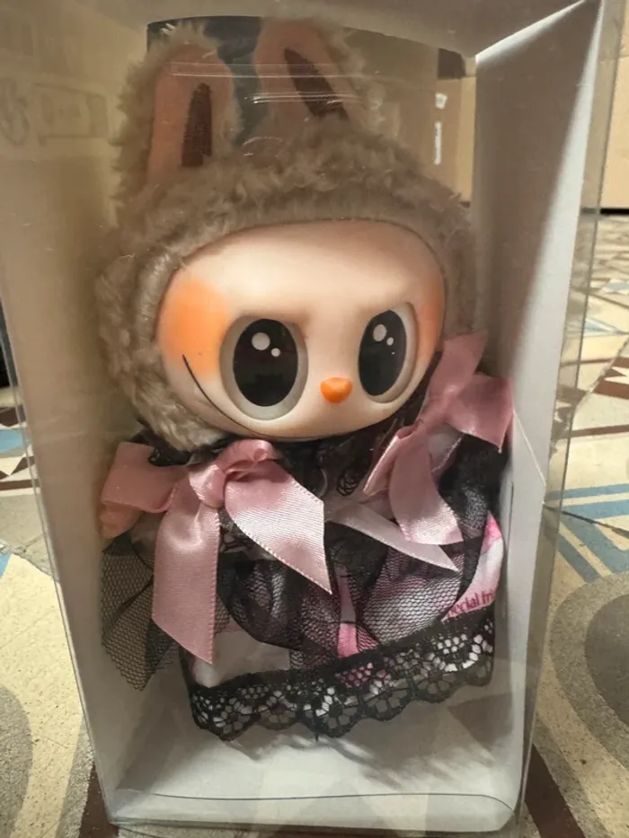 Peluche Labubu habillé