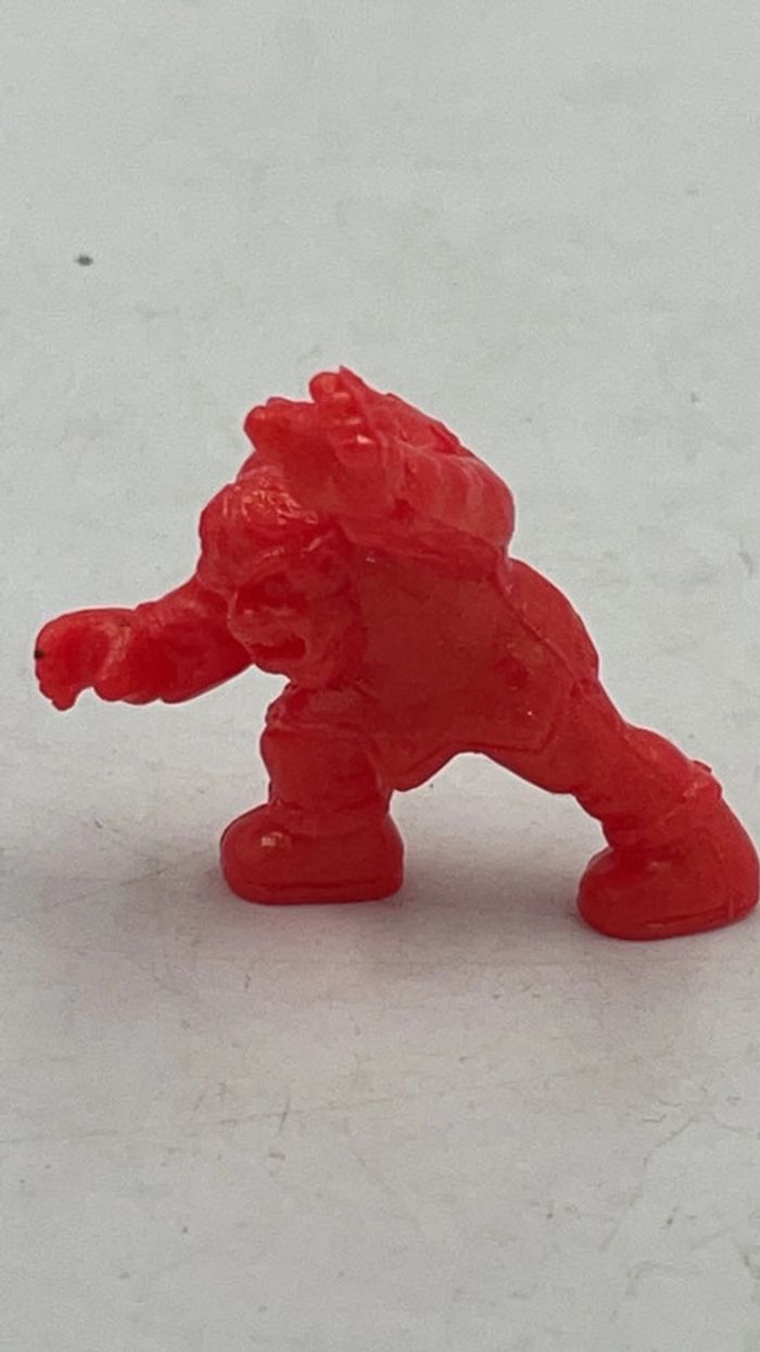 Figurine Monster In My Pocket N•48 HunchBack Red Matchbox - photo numéro 2