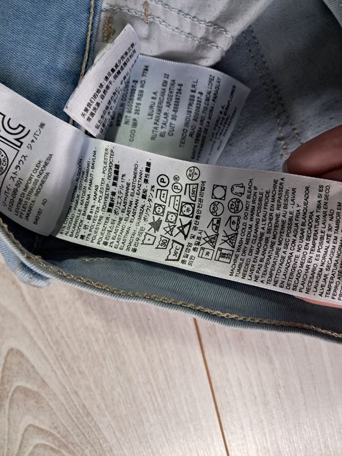 Jeans levi's super skinny 710 26w L32 - photo numéro 4