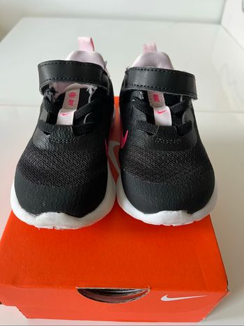 Nike air révolution 6