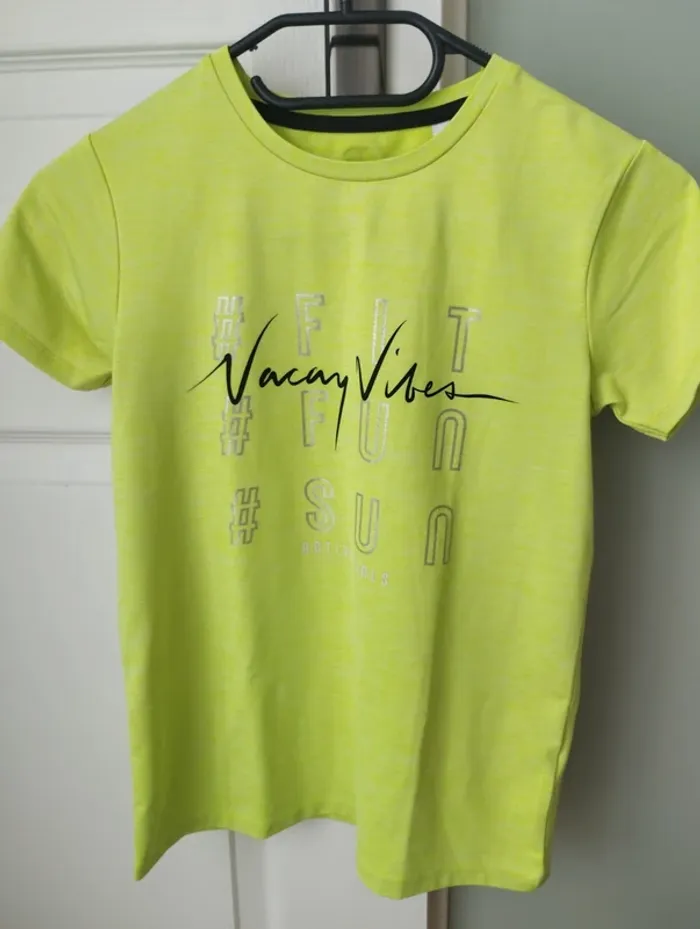 Tee shirt jaune 11/12 ans