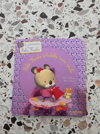 Bébé Koala s'habille toute seule