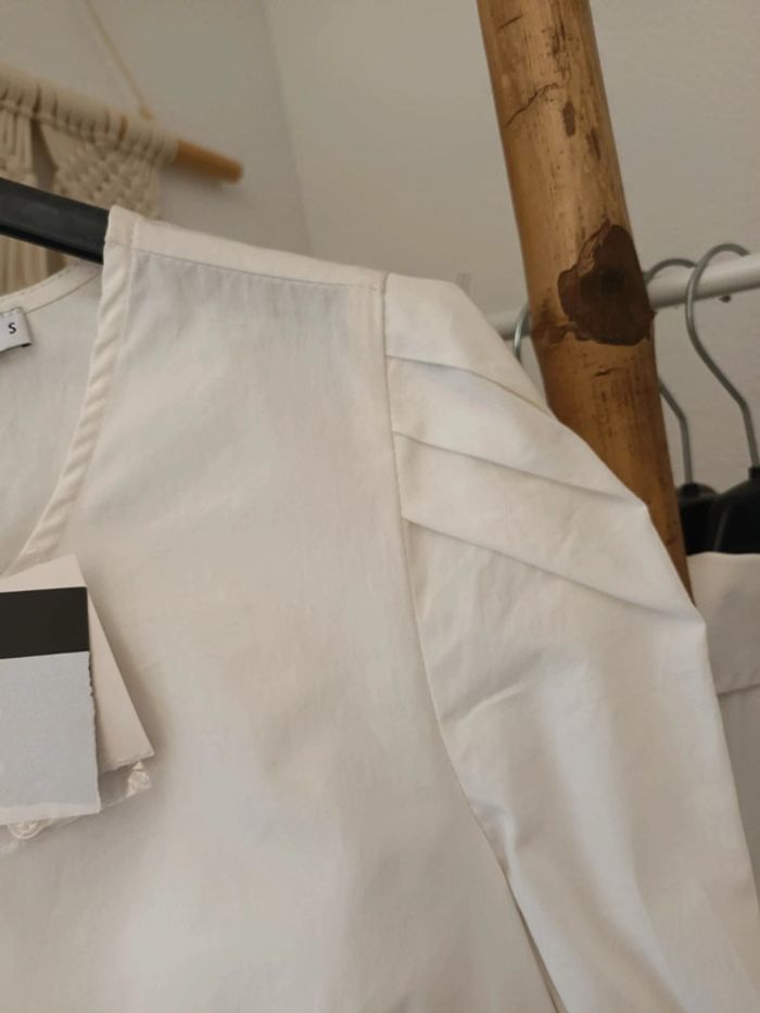 Jolie blouse blanche 100 % coton Cropp taille S neuve avec étiquette 🏷 - photo numéro 3