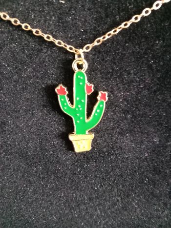 Collier aie ça pique 