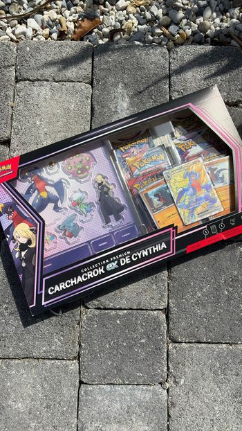 Pokémon Coffret Premium Carchacrok Ex de Cynthia