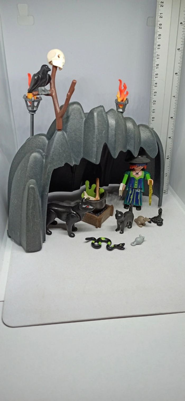 Décor paysage scène avec grotte et sorcière playmobil