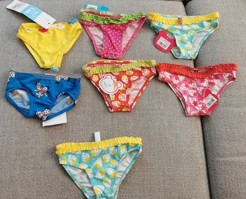 Lot de 7 culottes bas de maillot de bain neuf avec étiquettes 6 mois 9 mois 1 an 12mois