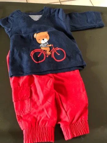 Ensemble tee shirt et pantalon 3 mois