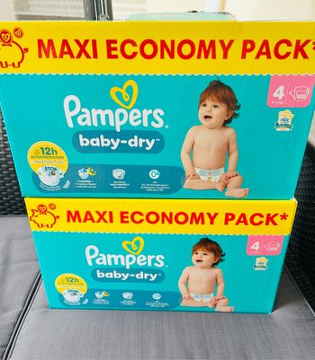 Couche bébé Pampers taille 4