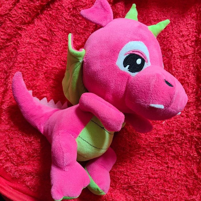 Peluche dragon rose