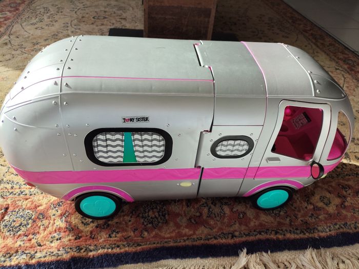 Camping car L.O.L surprise - photo numéro 3