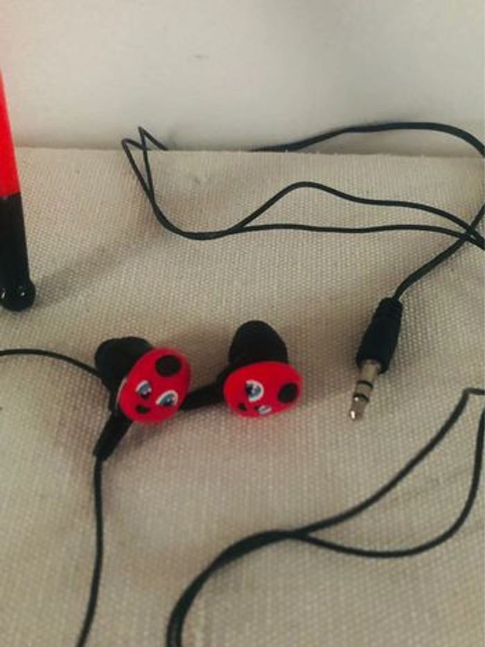 Stylo yoyo miraculous + écouteurs tiki - photo numéro 7