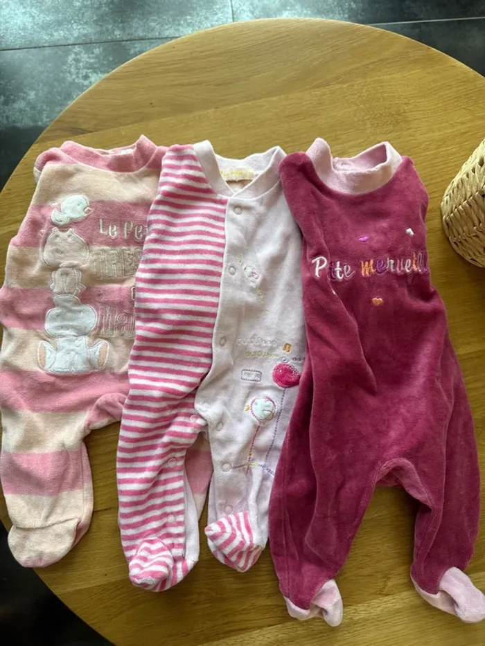 Lot 3 pyjamas velours fille 1 mois