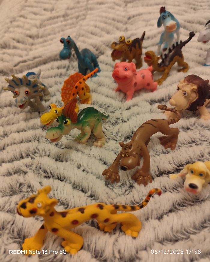 Lot d'animaux - photo numéro 2