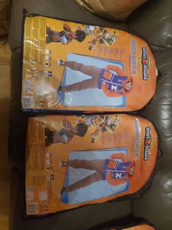 Lot de 2 déguisements invizimals neuf