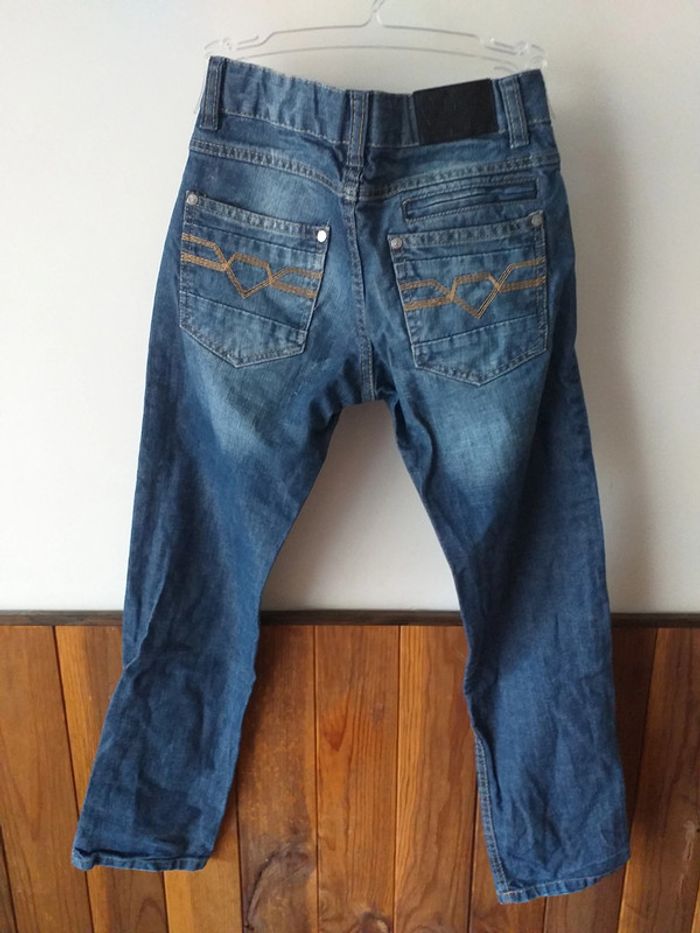 Jeans avec effet délavé par endroits - photo numéro 2