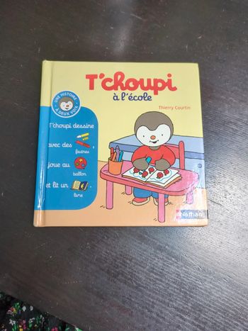 T'choupi tchoupi a deux voix a l'école