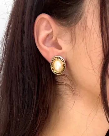 Boucles d’oreilles vintage fantaisie dorée à perle années 80 à clip 🤍