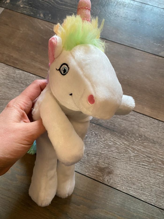 Peluche blanche licorne kinder neuve