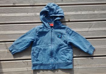 Sweat zippé à capuche