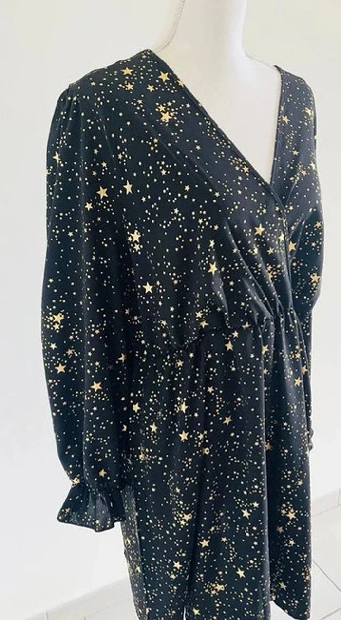 Robe noire brillantes avec des étoiles et les manches resserrées - photo numéro 3