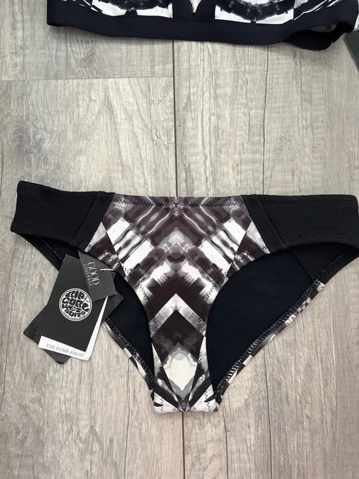 maillot de bain, noir et blanc - photo numéro 2