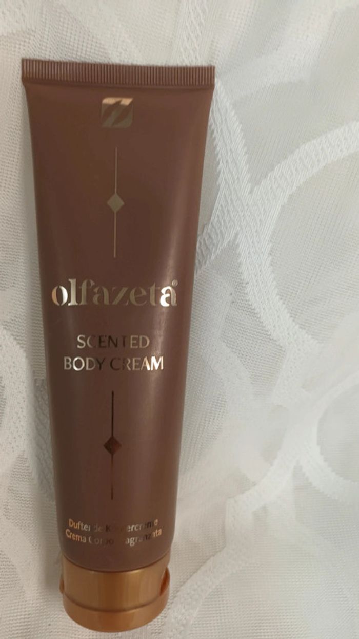 Crème parfumé pour femme inspiré de la vie est belle