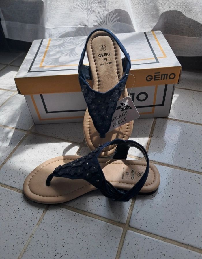 Sandales fille neuves taille 29 bleu marine - photo numéro 3