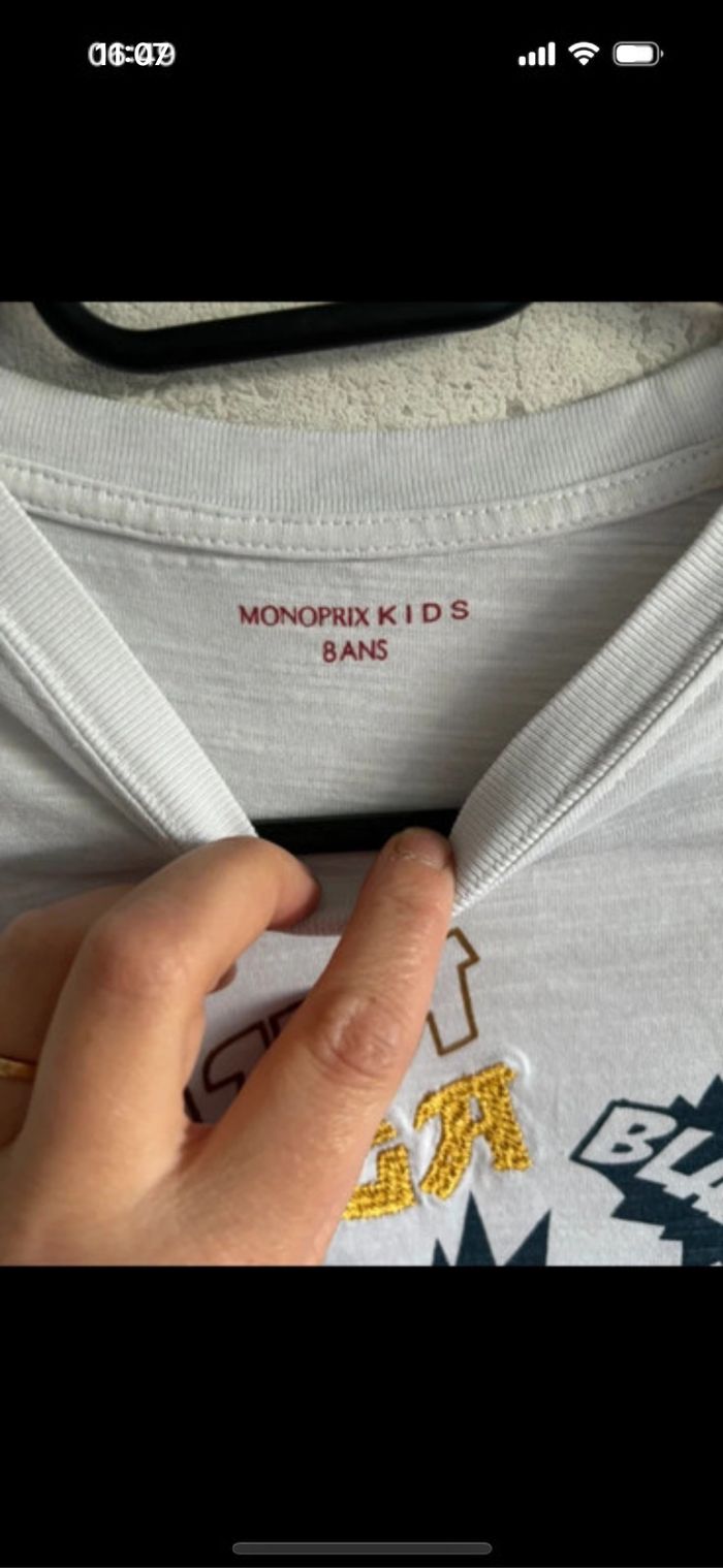Tee-shirt  Monoprix taille 8 ans - photo numéro 3