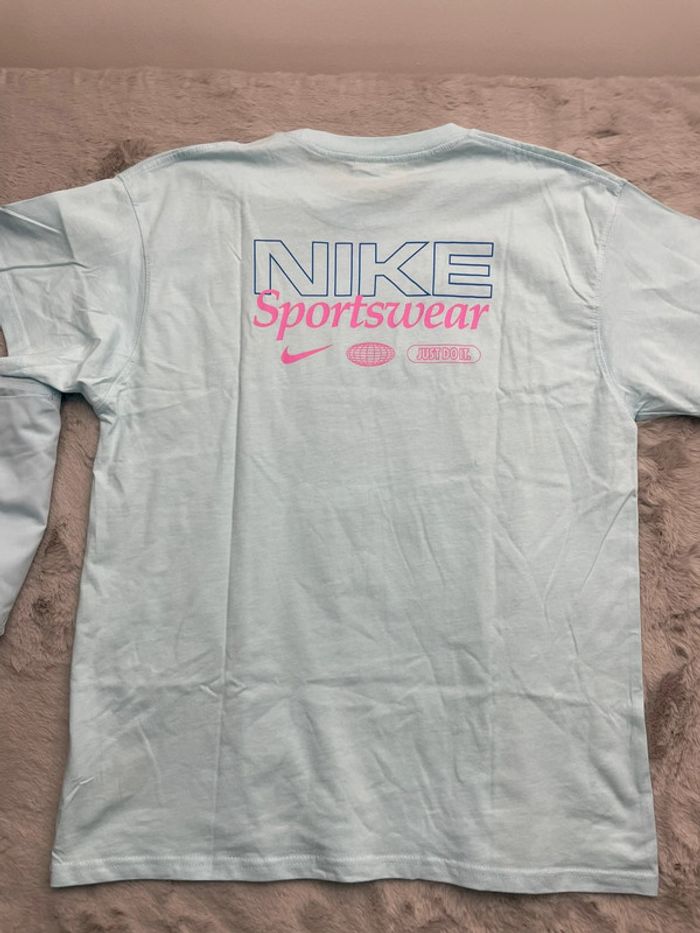 Ensemble Nike bleu T-shirt + Short 🩵 Taille M - photo numéro 2
