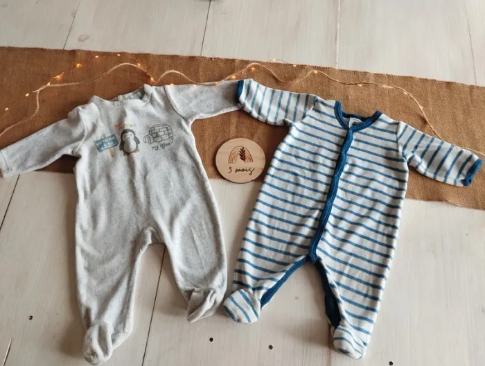 2 pyjamas/ grenouillères bébé garçon, 3 mois