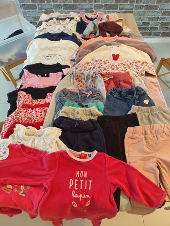 Gros lot de vêtements fille 24 mois